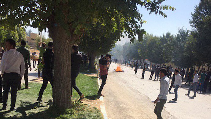 تظاهرات مردم لردگان چنار محمودی - ۱۳مهر۹۸