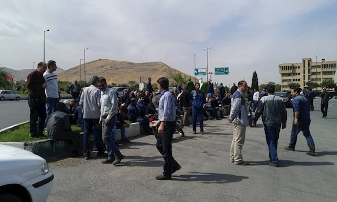 اراک.تجمع اعتراضی کارگران کارخانه آذرآب - ۱۰مهر۹۸