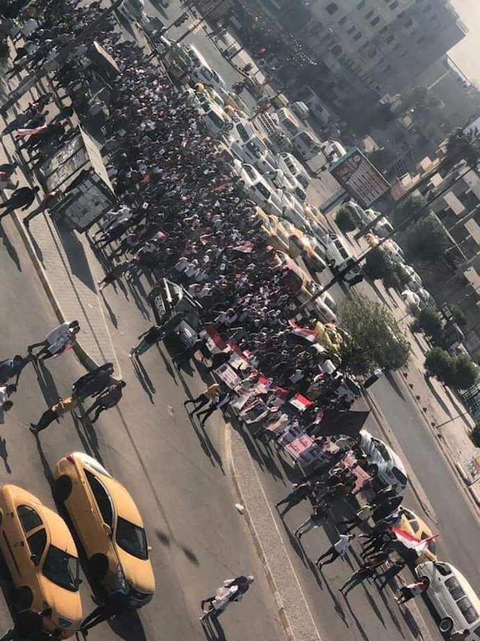 قیام و و اعتصاب عمومی در عراق - تجمع دانشجویان در میدان اندلس بغداد
