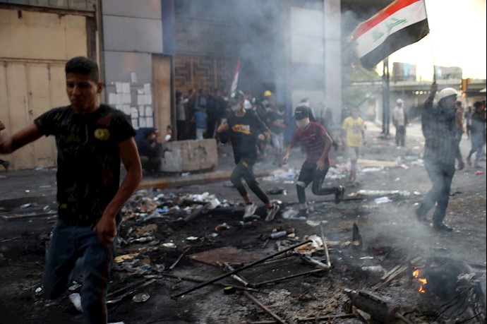 شلیک نارنجک‌های اشک‌آور علیه صدها معترض در میدان الخلانی بغداد