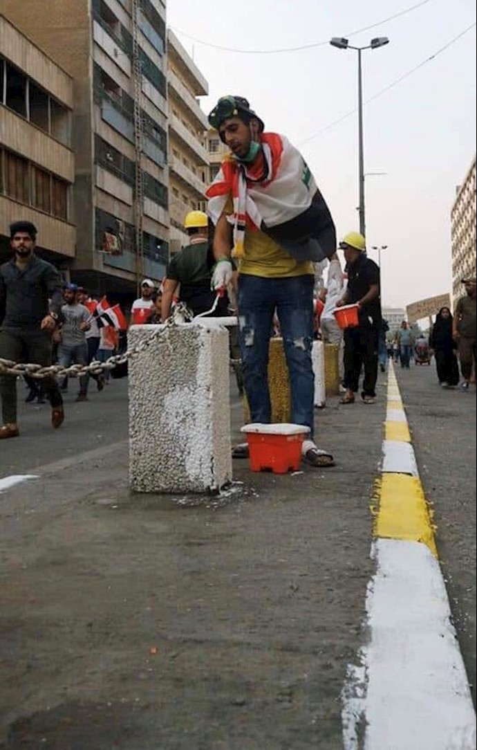 میدان تحریر - رنگ زدن جدول خیابان‌ها توسط مردم و جوانان قیامی