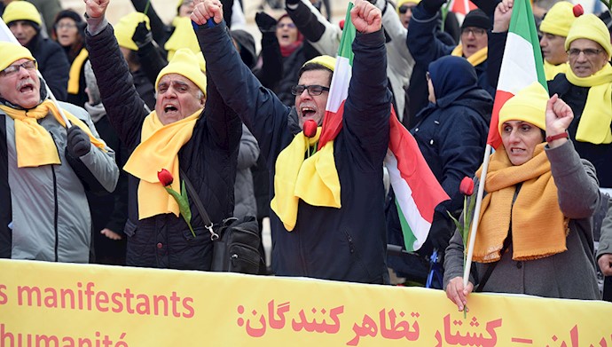 تظاهرات بزرگ ایرانیان در حمایت از قیام در پاریس