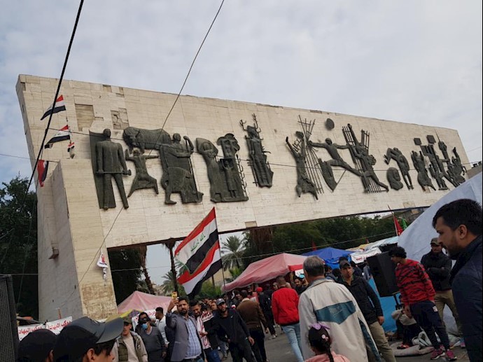 تصویری از حضور مردم و جوانان عراقی در میدان تحریر بغداد 