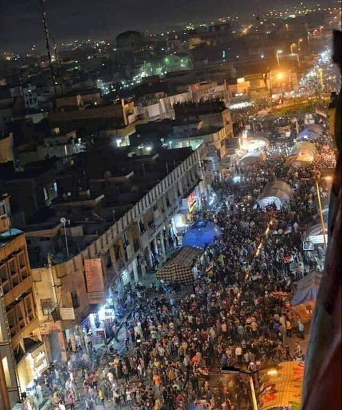 اجتماع مردم ناصریه در میدان اصلی شهر 