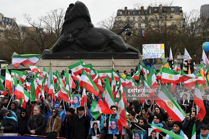 انعکاس آژانس عکس خبرگزاری فرانسه(گتی ایمیج) - تظاهرات و راهپیمایی ایرانیان آزاده در پاریس