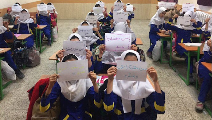 مریوان.حرکت اعتراضی دانش آموزان در حمایت از معلم زندانی مختار اسدی