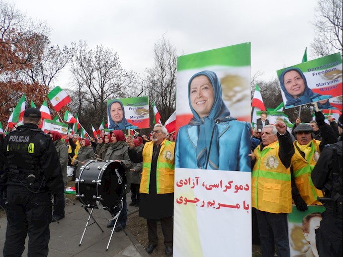 آکسیون ایرانیان در ورشو