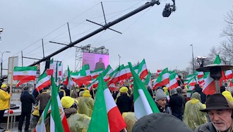 تظاهرات مقاومت  ایران در ورشو