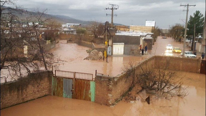 سیلاب شدید بخش‌هایی از جنوب لرستان را فراگرفته است