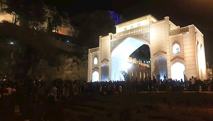 گرامیداشت قربانیان سیل اخیر در دروازه قرآن شیراز