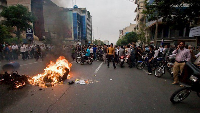 قیام و خیزشهای مردمی در ایران