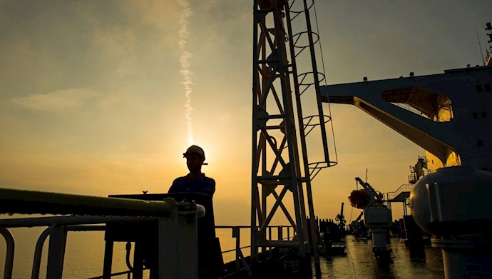 صادرات نفت ایران به پائین‌ترین حد خود در سال رسید