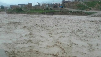 روستای پران پرویز پلدختر درمحاصره سیلاب