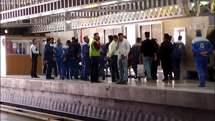 تجمع اعتراضی کارگران خط یک متروی تهران