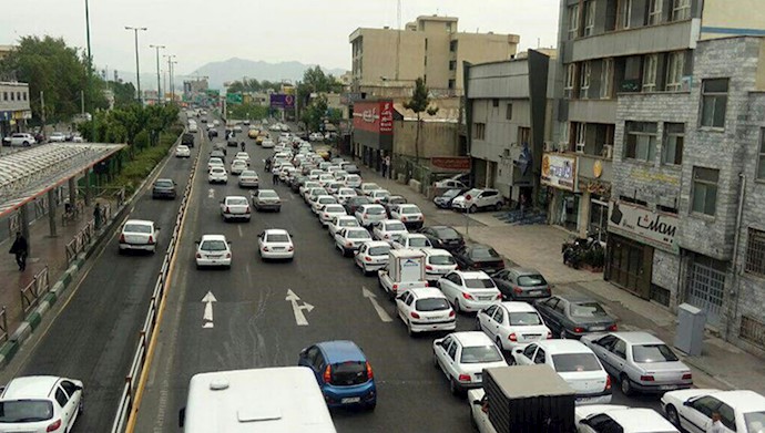 صف‌های بلند خودروها در اتوبان رسالت تهران ۱۱ ا ردیبهشت ۹۸