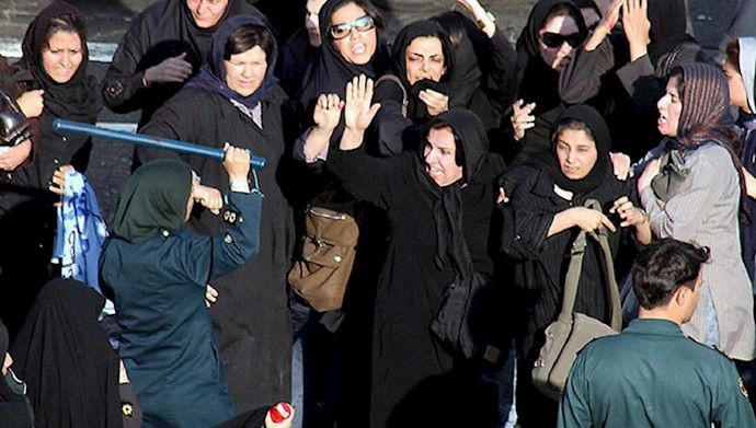 مقاومت زنان در مقابل نیروی انتظامی 