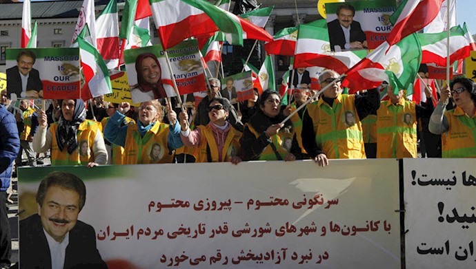 تظاهرات ایرانیان در مونیخ آلمان - عکس از آرشیو