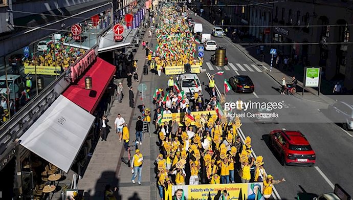 تظاهرات بزرگ ایرانیان در استکهلم