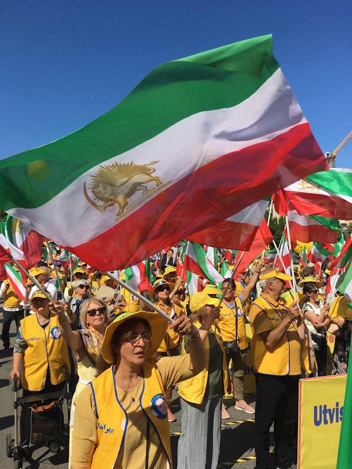 تظاهرات در استکهلم – سوئد - همبستگی با قیام و مقاومت مردم ایران
