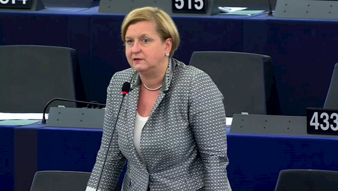 آنا الیزابتا فوتیگا وزیر خارجه سابق لهستان -نماینده پارلمان اروپا