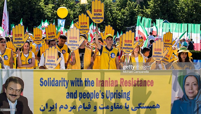 تصاویر مسعود رجوی رهبر مقاومت ایران و مریم رجوی رئیس جمهور برگزیده مقاومت در جلوی تظاهرات ایرانیان در استکهلم سوئد