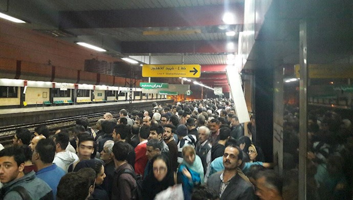 مترو صادقیه تهران - عکس از آرشیو