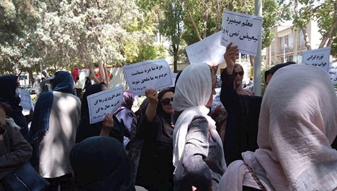 تجمع معلمان در اصفهان؛ دوشنبه ۱۴ مرداد ۹۸