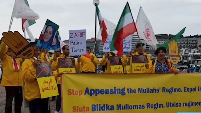 تظاهرات ایرانیان در اعتراض به حضور جواد ظریف در فنلاند - هلسینکی