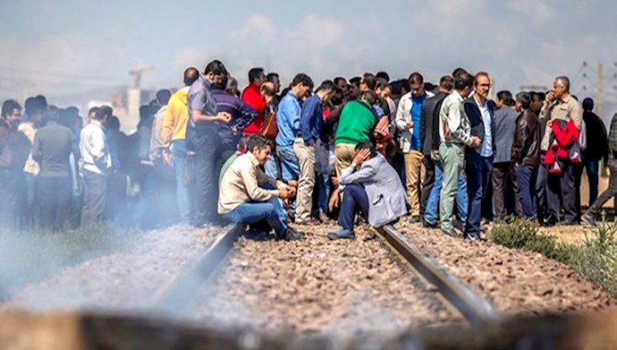 کارگران کارخانه هپکوی اراک برای سومین روز متوالی راه‌آهن شمال به جنوب را بستند
