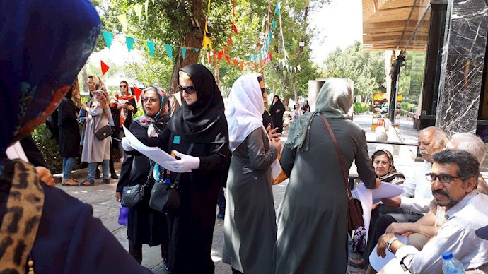 تجمع معلمان و بازنشستگان فرهنگی در اصفهان -۴شهریور۹۸
