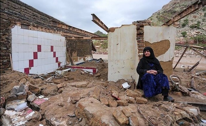 مادر زلزله زده‌ا‌ی که رژیم آخوندی هیچ کاری برای او نکرد