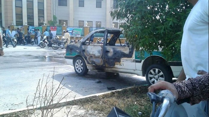 به آتش کشیدن گشتهای نیروی انتظامی در عسلویه - آرشیو