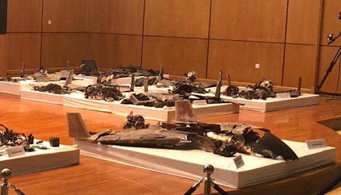 نمایش قطعات موشکها و پهپادهای رژیم ایران در نمایشگاهی در عربستان