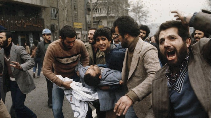 تصاویری از درگیریهای خیابانی در قیام سال ۵۷