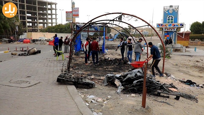 ناصریه - میدان حبوبی - حمله مزدوران خامنه‌ای و به آتش کشیدن چادرهای اعتصاب و تظاهرات کنندگان