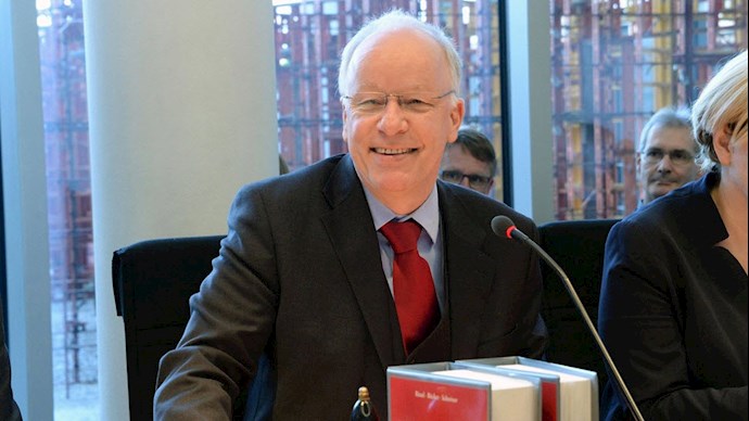 ماتیاس بارتکه نماینده پارلمان آلمان و رئیس کمیته کار و امور اجتماعی