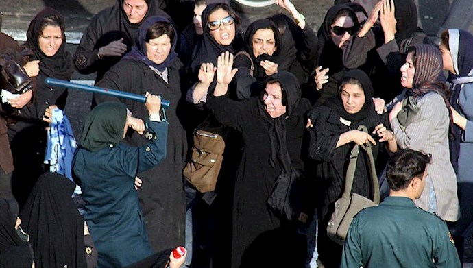 سرکوب زنان - عکس از آرشیو