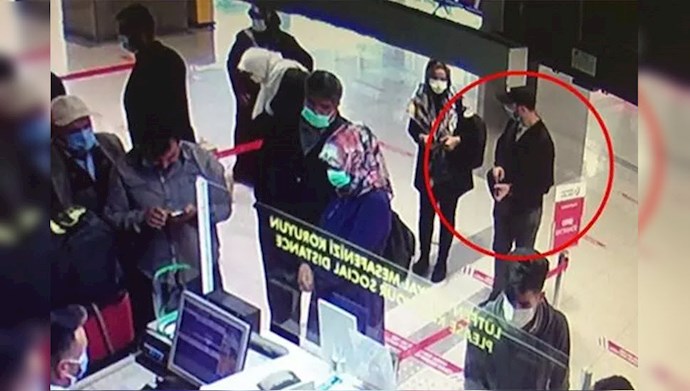  زن اطلاعاتی به همراه حبیب أسیود در فرودگاه ترکیه