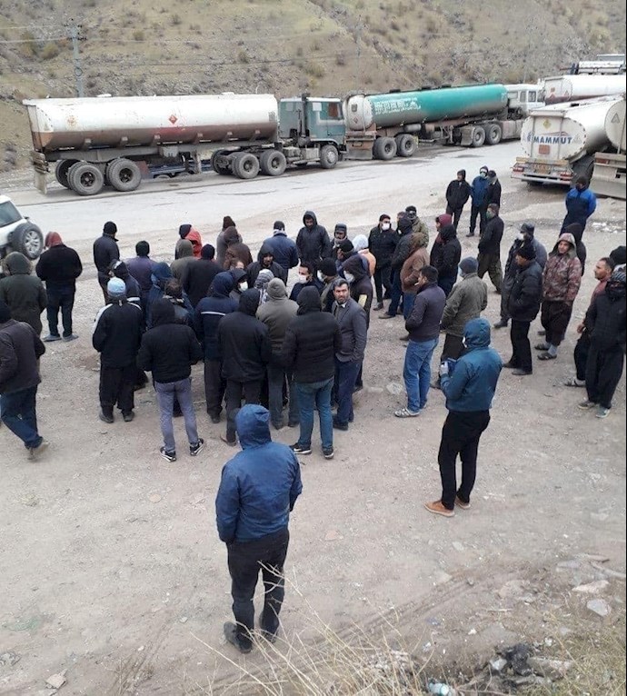 -رانندگان تانکرهای سوخت رسان درچومان