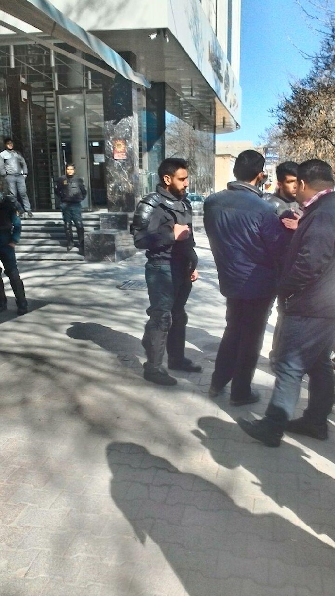 تجمع پرسنل اخراجی مؤسسه وحدت در مشهد 