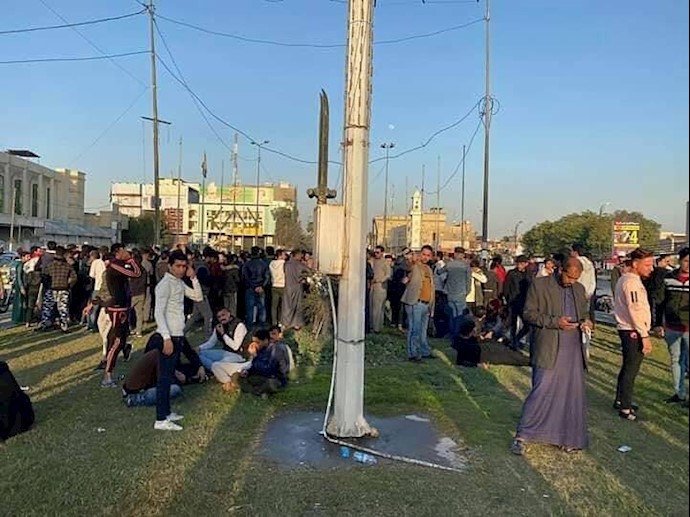 نجف - تجمع در میدان صدرین در اعتراض به کشتار جوانان توسط ایادی مقتدی صدر