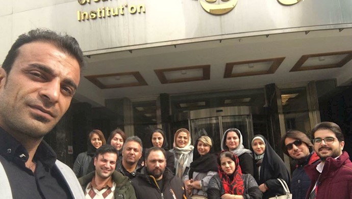 تجمع پرسنل اخراجی موسسه وحدت در مشهد 
