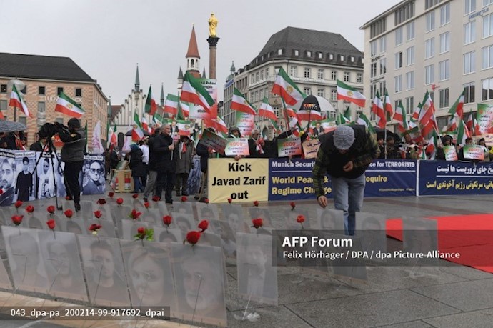 تصویری خبرگزاری فرانسه- تظاهرات ایرانیان آزاده در مونیخ علیه حضور ظریف