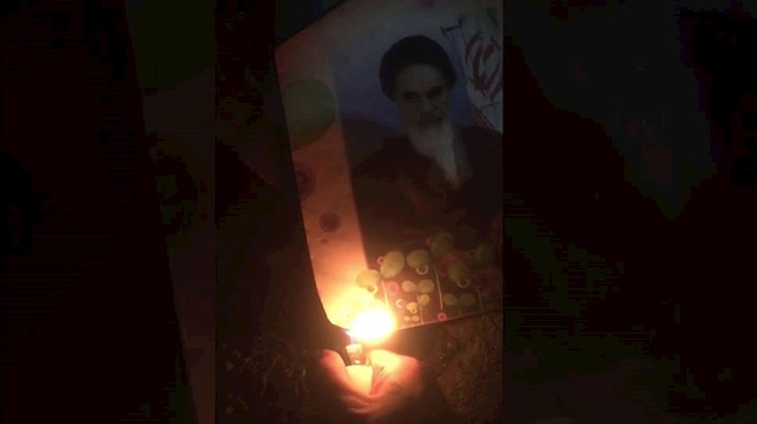 به آتش کشیدن تصاویر خمینی دجال در چهارشنبه سوری، رسم سالیانه ایرانیان آزاده