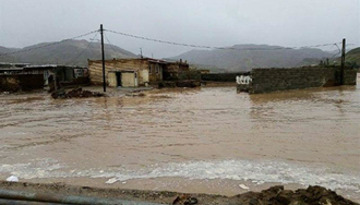 طغیان رودخانه فصلی راه ارتباطی ۵۴ روستای هرمزگان را مسدود کرد