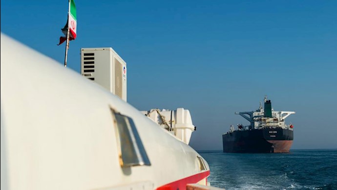 کاهش صادرات نفت رژیم ایران به ۷۰هزار بشکه