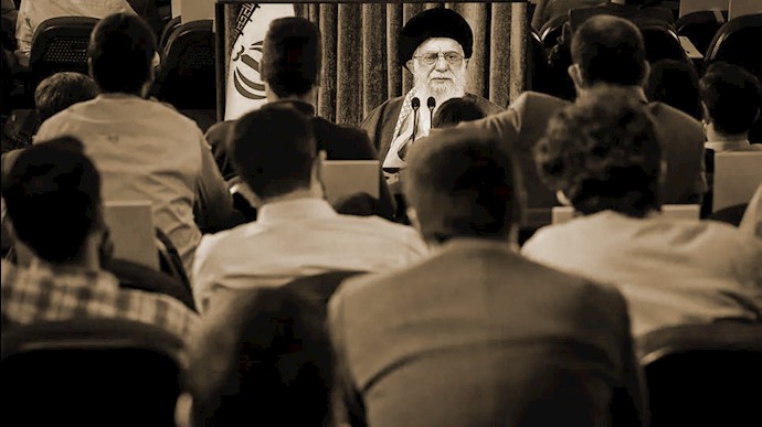 خامنه‌ای و دانشجویان بسیجی