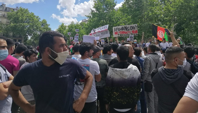 تظاهرات شهروندان افغانستان در پاریس فرانسه علیه رژیم آخوندی