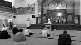 نماز جمعه رژیم - عکس از آرشیو