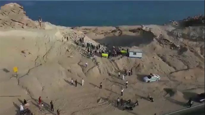 تجمع اعتراضی اهالی شهر سوزا و روستای مسن جزیره قشم به واگذاری ساحل 